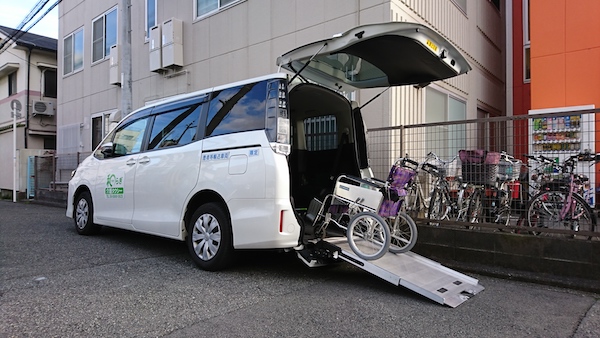 介護車両1